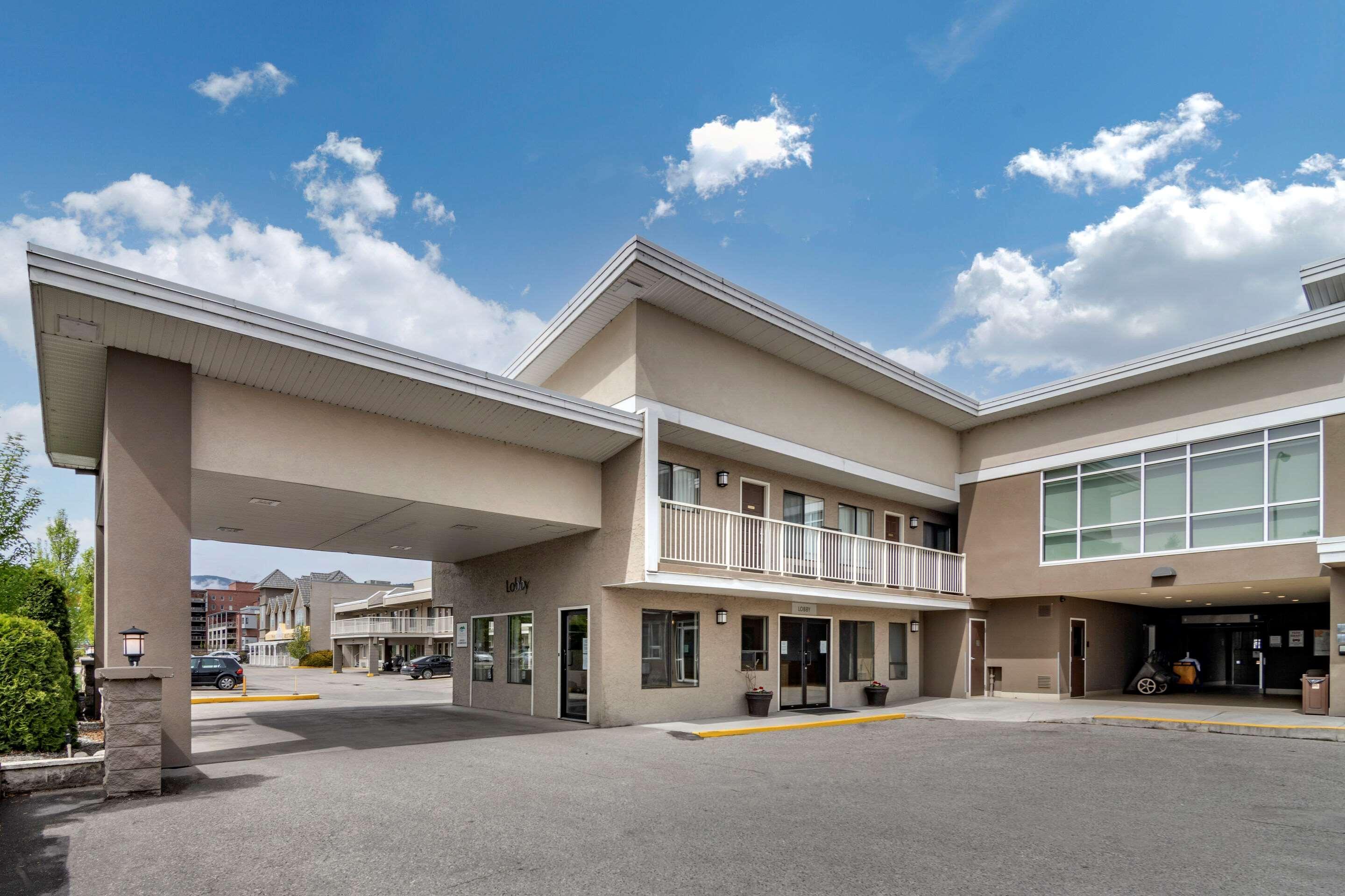 Econo Lodge Inn & Suites เคโลว์นา ภายนอก รูปภาพ